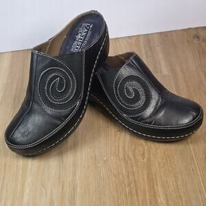 L'artiste Spring Step Women's Leather Black Clogs EU 37 us size 6.5/7 Vanessa